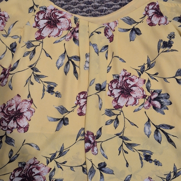 Soprano Floral Yellow Purple Lined Pleated Women's Top Size Small 004 - Picture 3 of 9